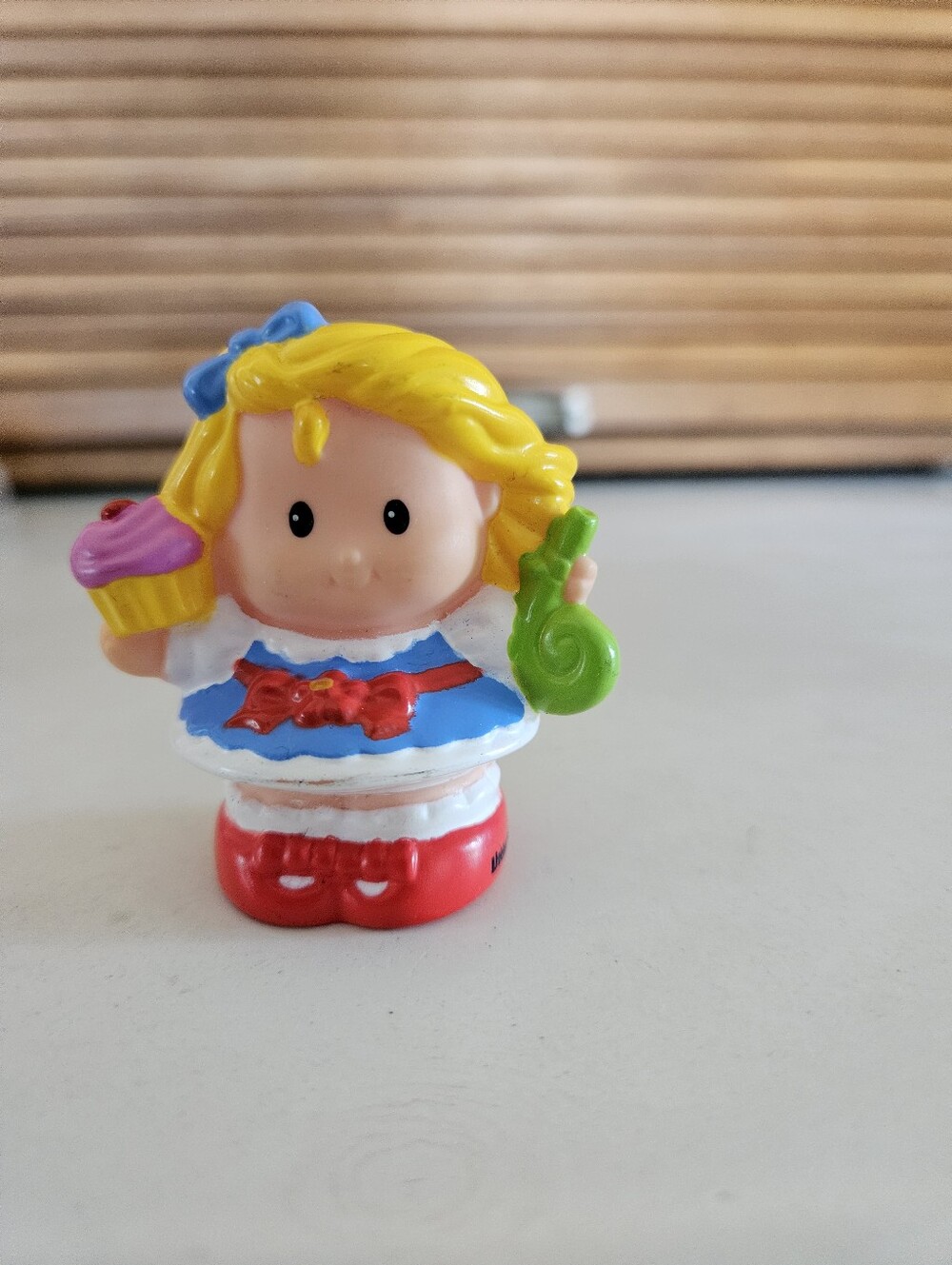 🧡3/$15 2008 Fisher-Price Little People Musical Birthday Party Sarah-Lynn